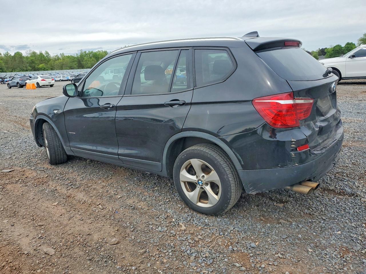 2011 BMW X3 VIN 5UXWX5C59BL707592 photo 2