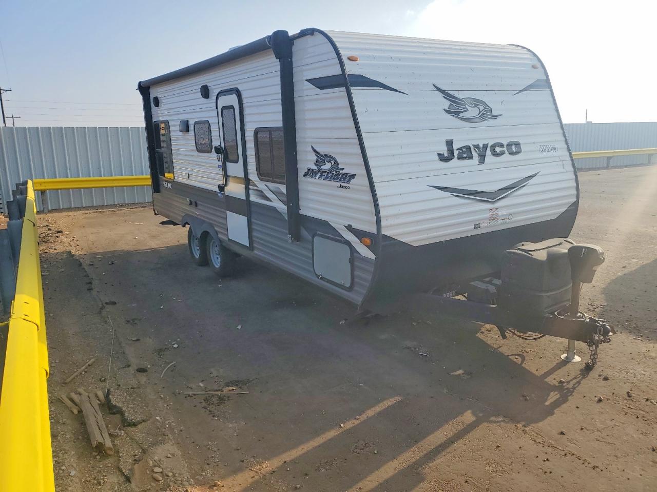 2022 JAYCO Recreation VIN 1UJBJ0BL7N17Z0816 photo 1