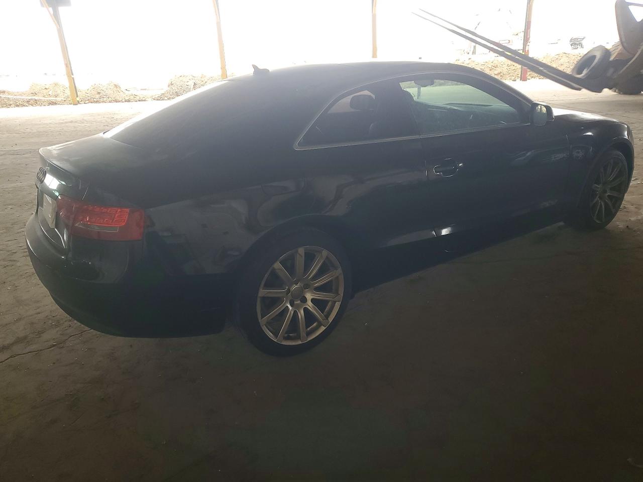 2011 Audi A5 VIN WAULFAFR0BA081812 photo 3
