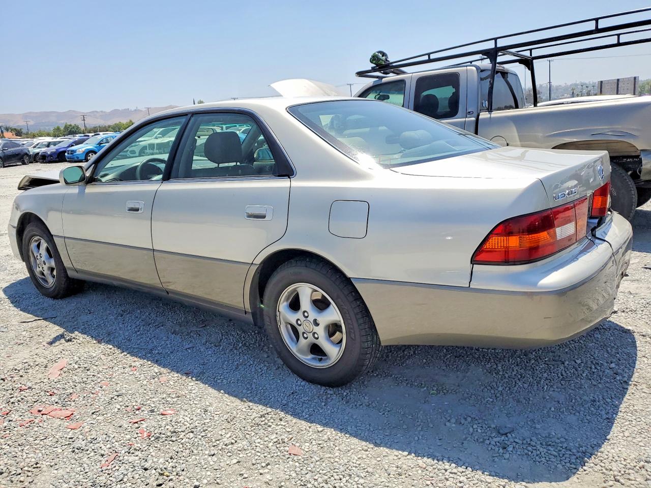 1998 Lexus Es300 VIN JT8BF28G0W5044059 photo 2