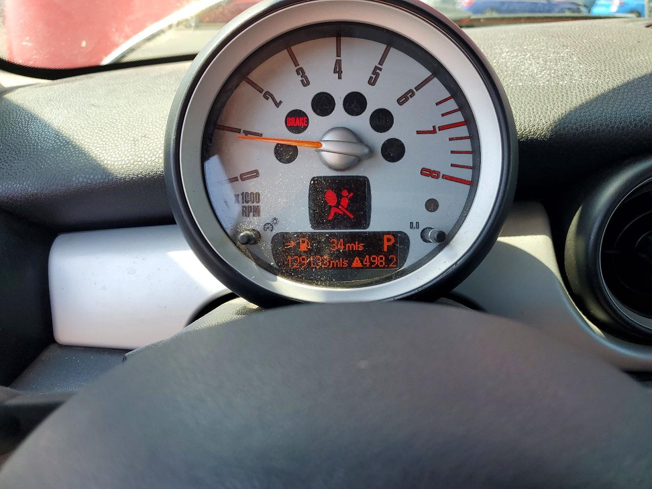 2008 Mini Cooper VIN WMWMF33578TT67963 photo 9