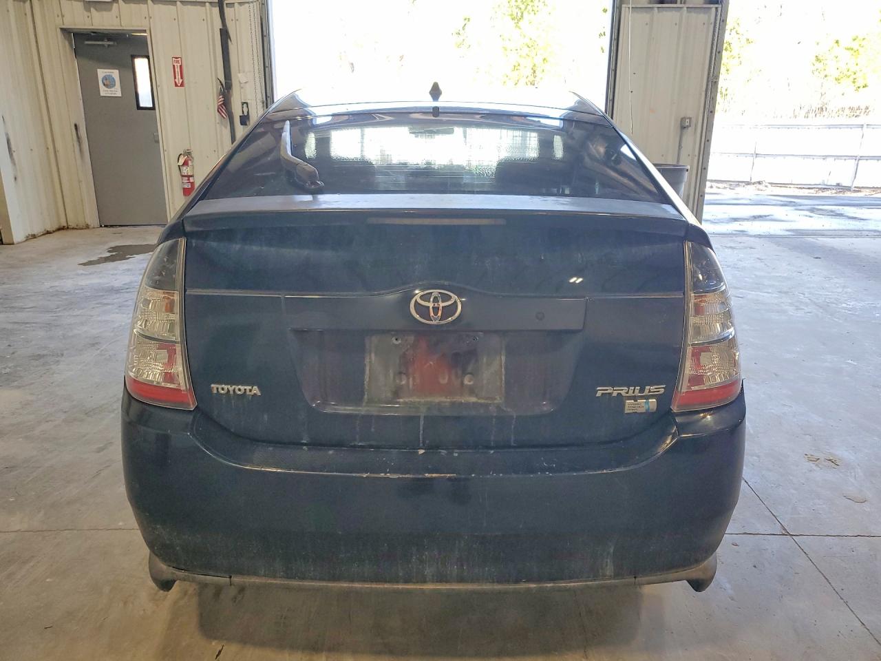 2004 Toyota Prius VIN JTDKB20U740007597 photo 6