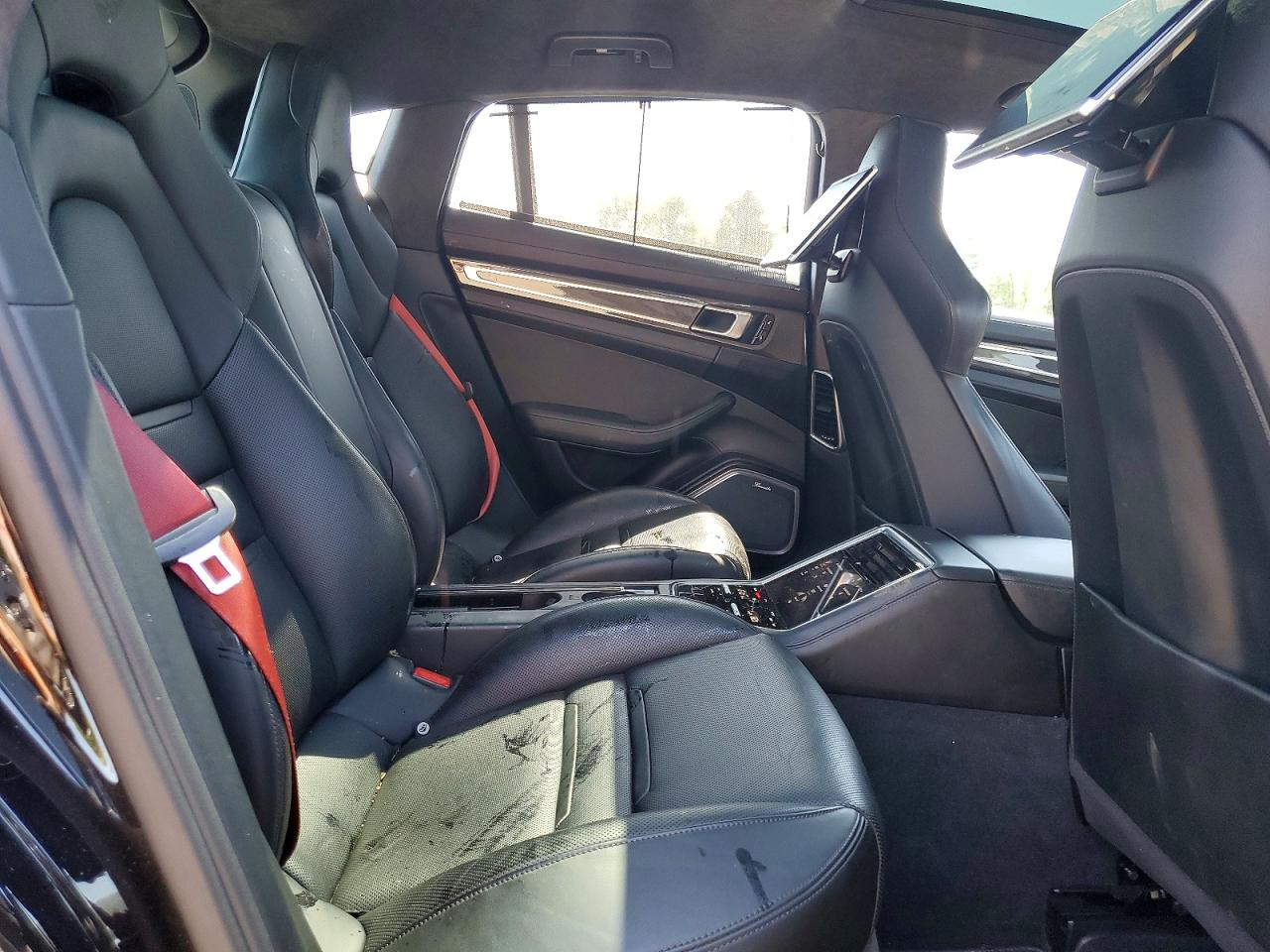 2017 Porsche Panamera VIN WP0AF2A73HL152875 photo 10