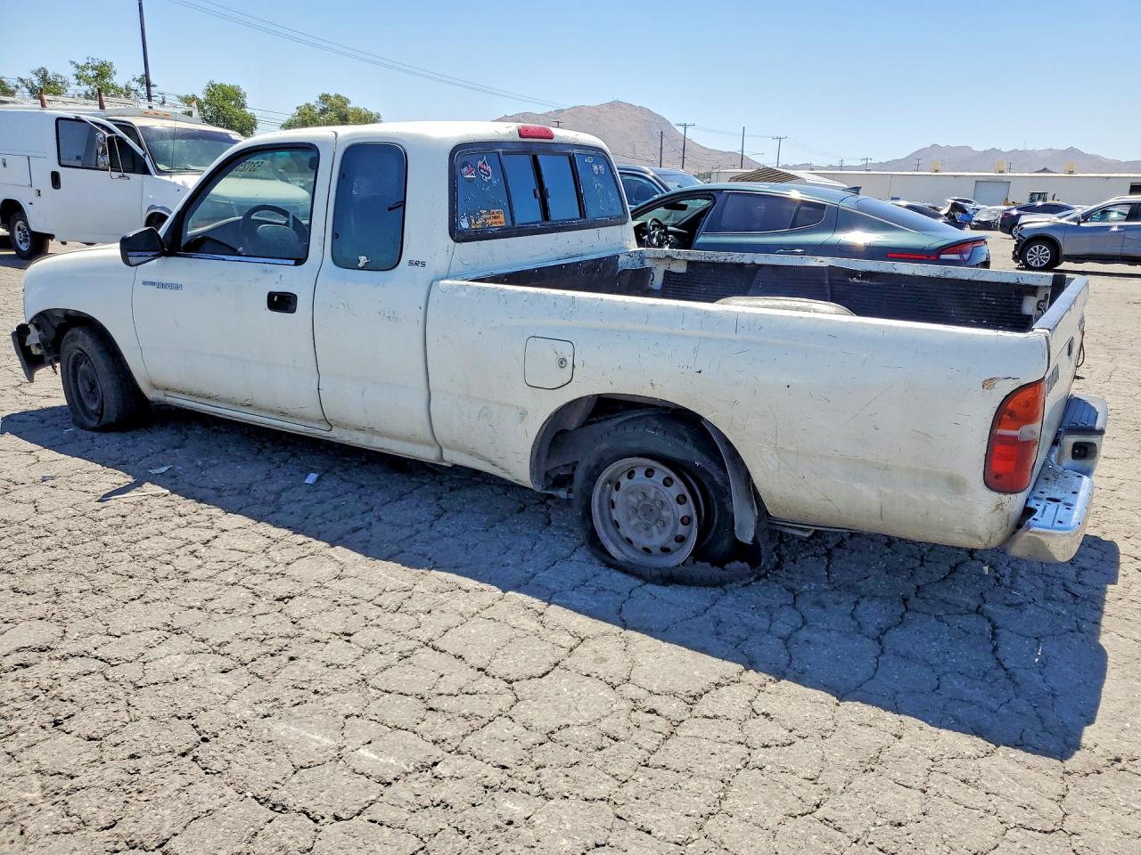 1998 Toyota Tacoma VIN 4TAVN52N3WZ160483 photo 2