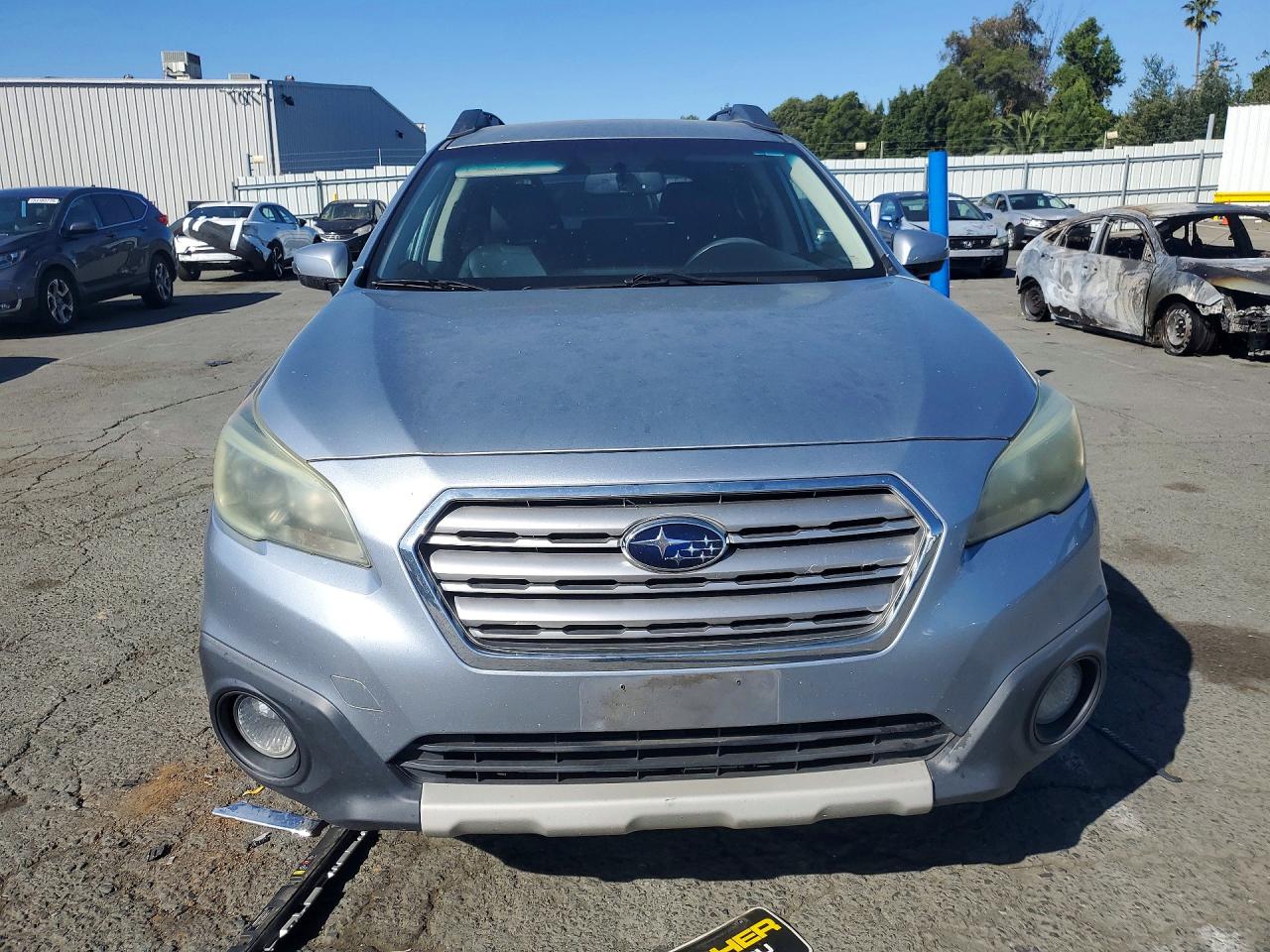 2015 SUBARU Outback 2. VIN 4S4BSAJC1F3215147 photo 5