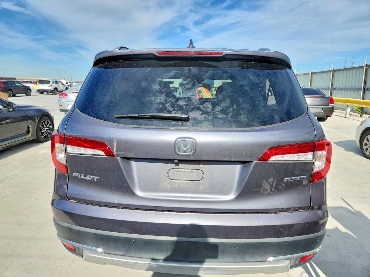 2020 Honda Pilot VIN 5FNYF5H61LB021615 photo 6