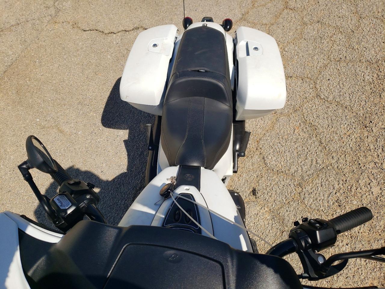 2019 INDIAN Motorcycle VIN 56KTCDAA7K3371655 photo 5