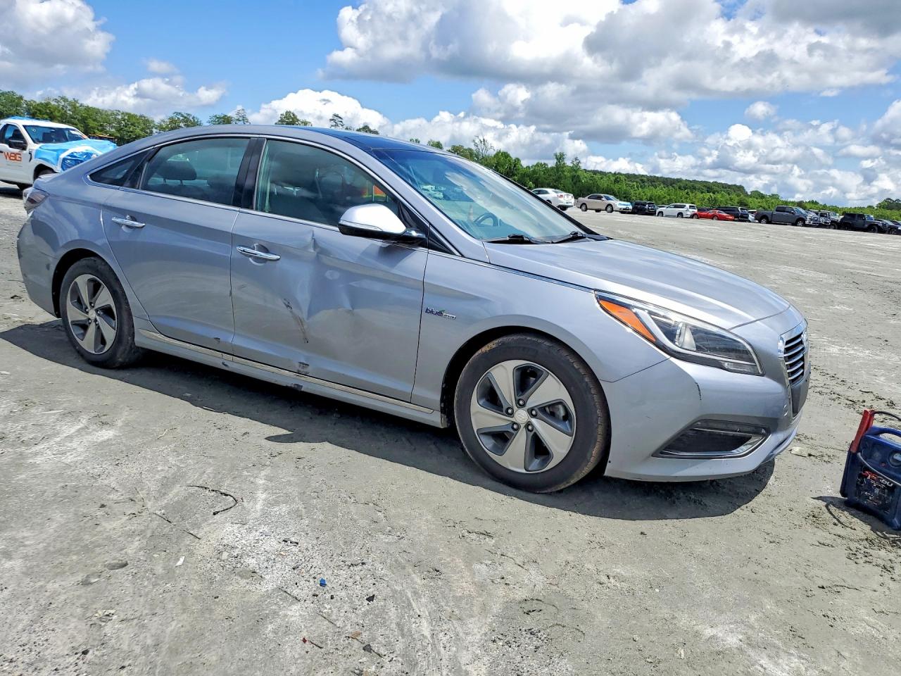 2016 Hyundai Sonata VIN KMHE34L11GA033839 photo 4