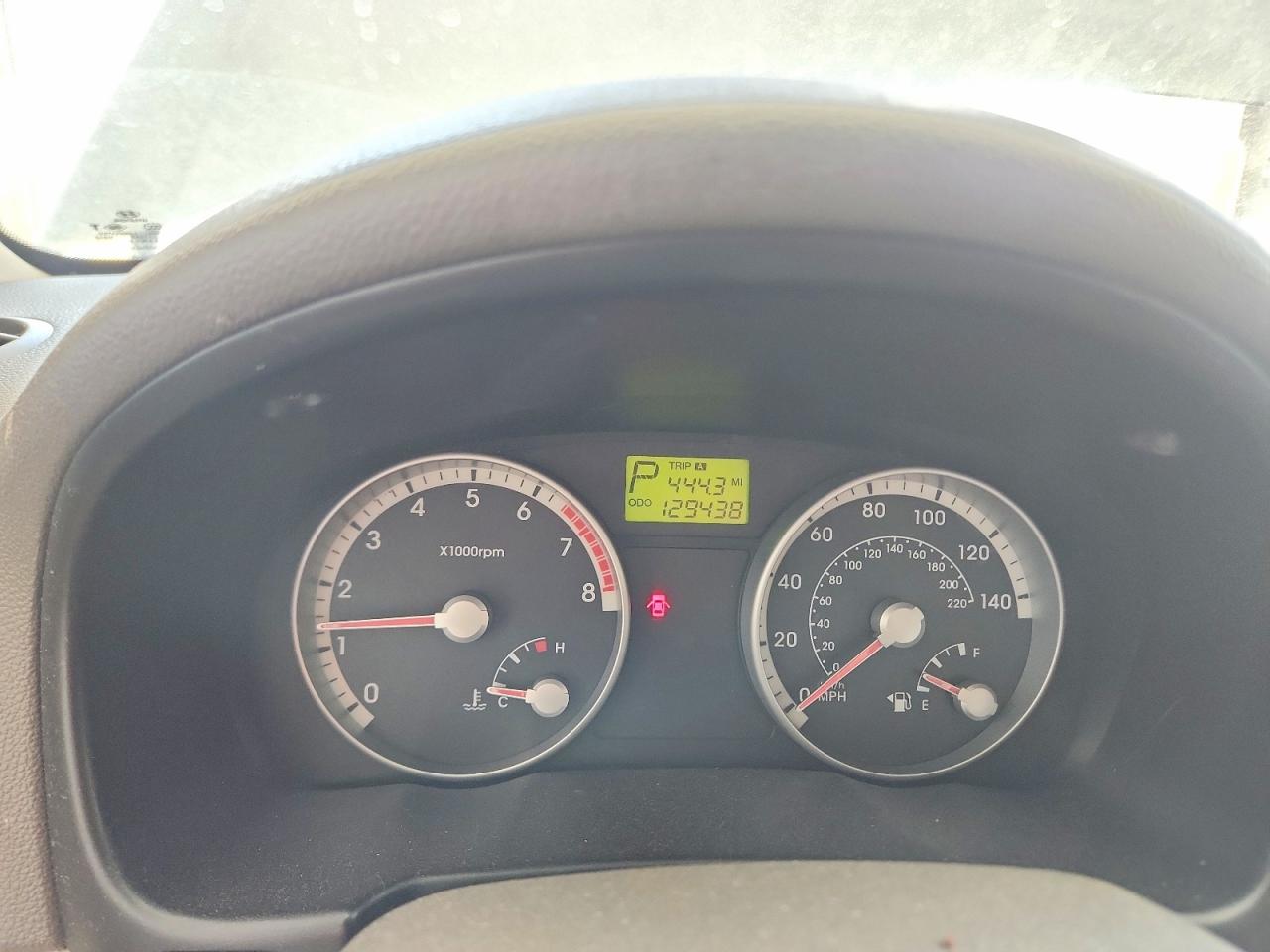 2008 Hyundai Accent VIN KMHCN46C98U241210 photo 9