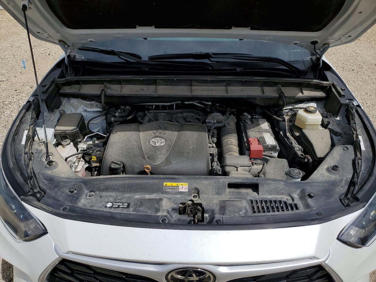 2022 Toyota Highlander VIN 5TDGZRBHXNS561502 photo 11