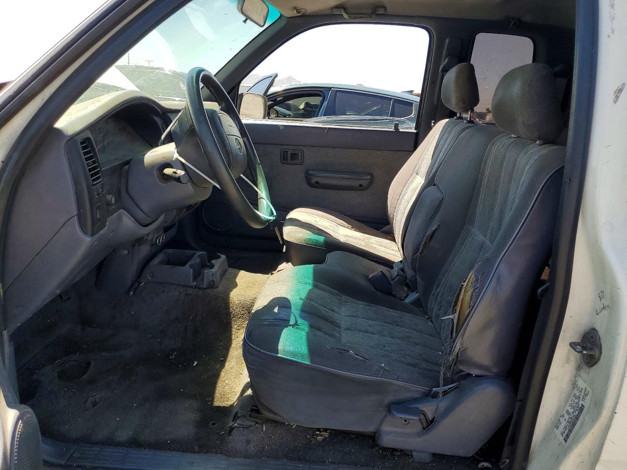 1998 Toyota Tacoma VIN 4TAVN52N3WZ160483 photo 7