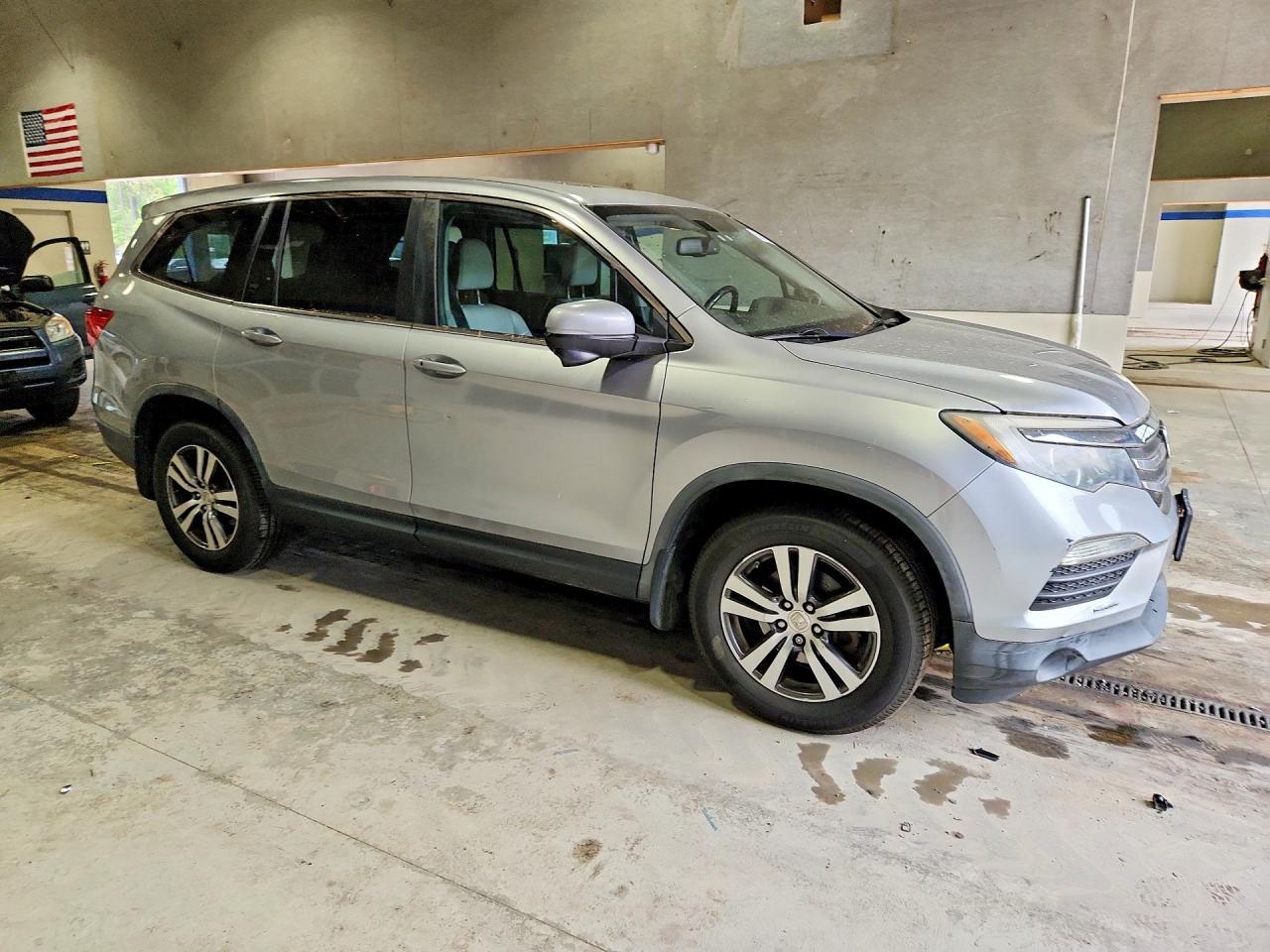 2016 Honda Pilot VIN 5FNYF6H56GB016073 photo 4
