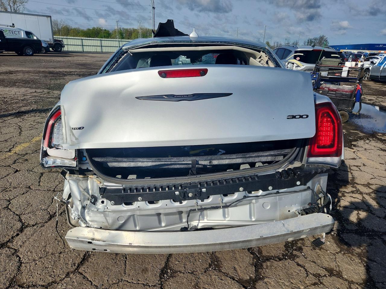 2023 Chrysler 300 VIN 2C3CCASG0PH538535 photo 6
