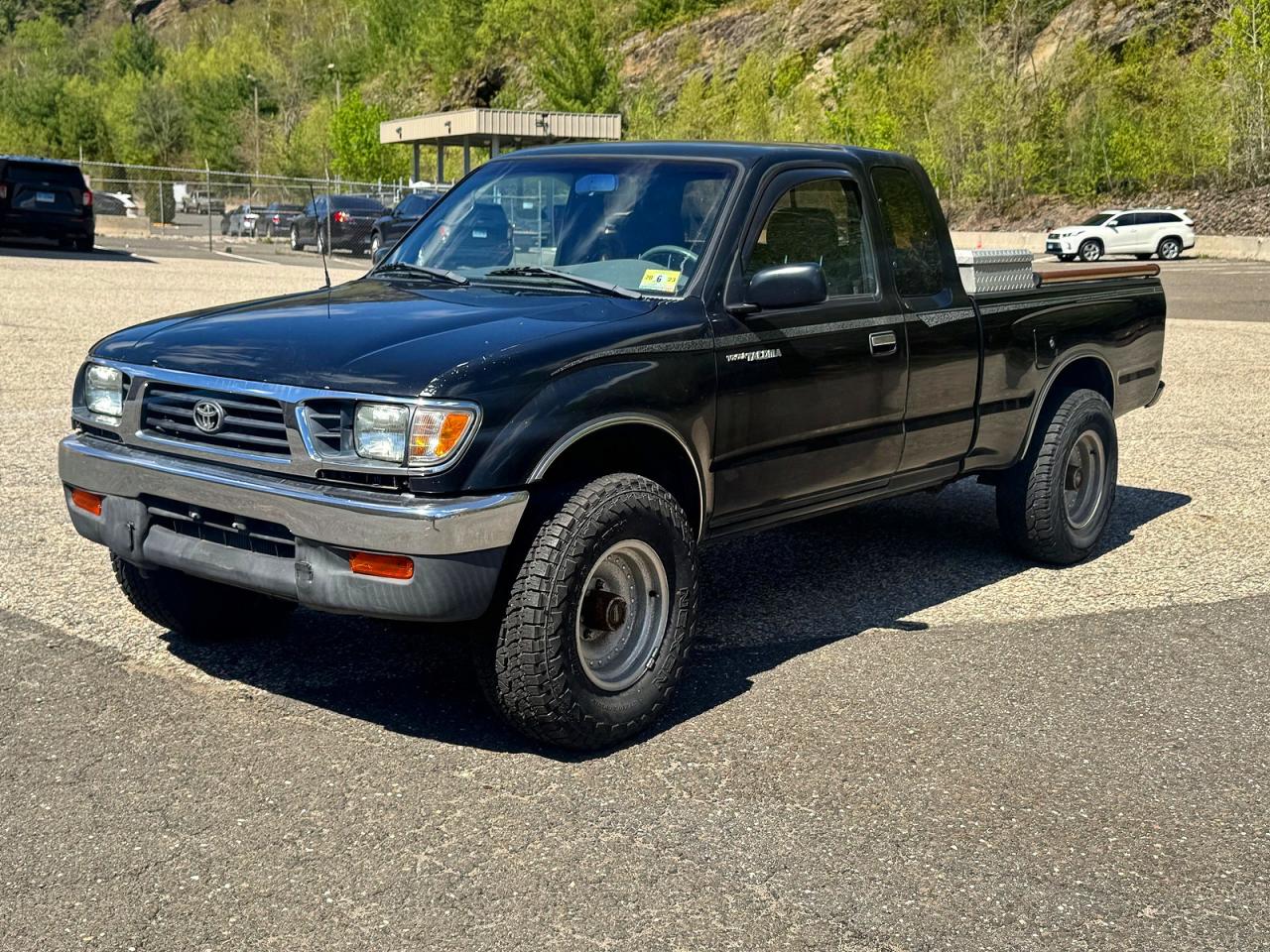 1996 Toyota Tacoma VIN 4TAWN72NXTZ150044 photo 1
