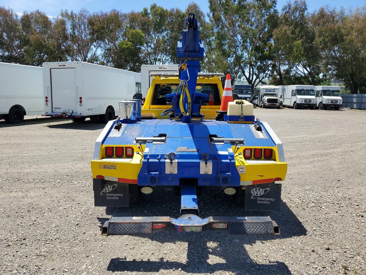 2020 Ford F550 VIN 1FDUF5GT8LDA08286 photo 6