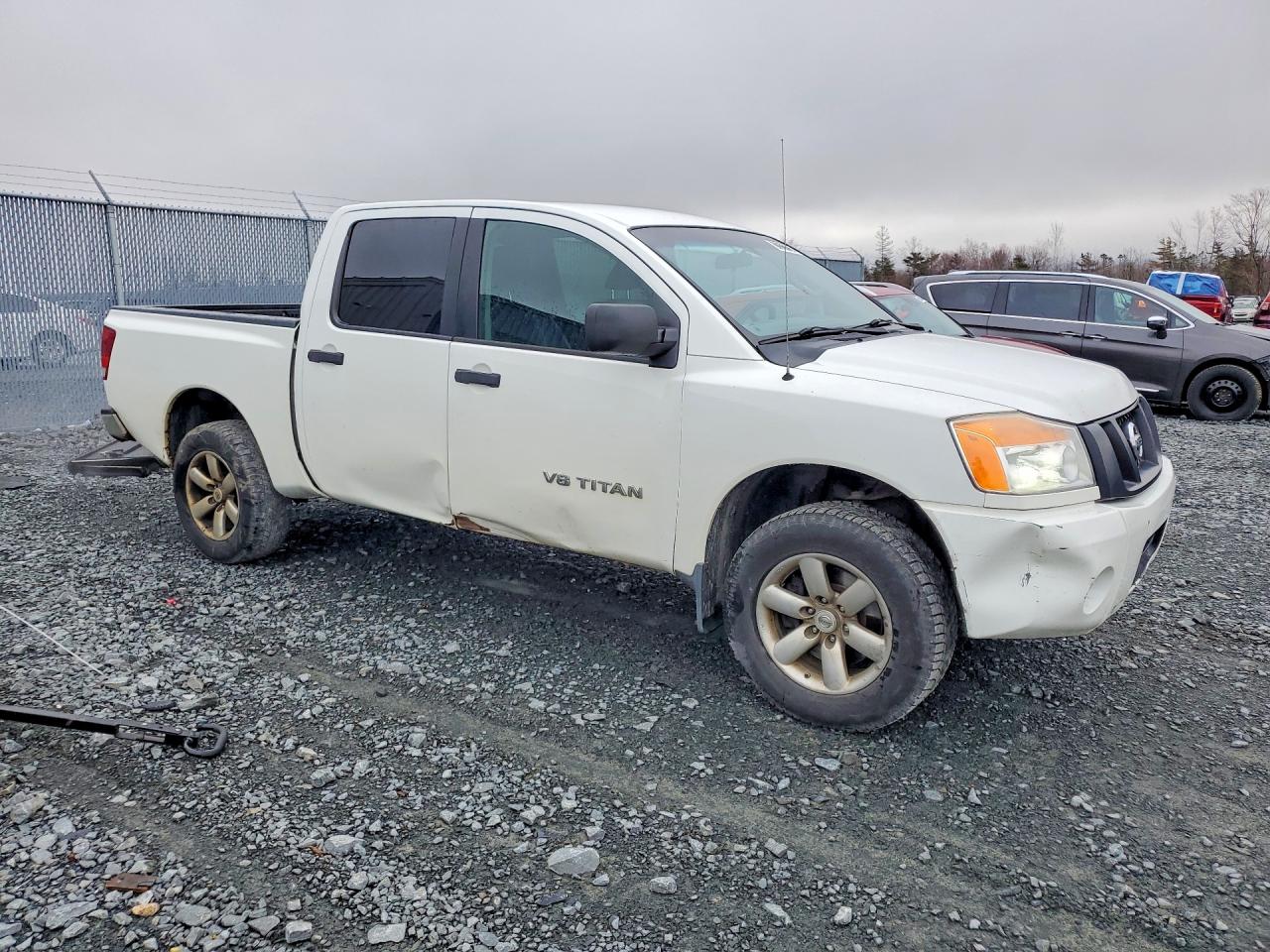 2014 Nissan TITAN VIN 1N6AA0EJXEN500838 photo 4