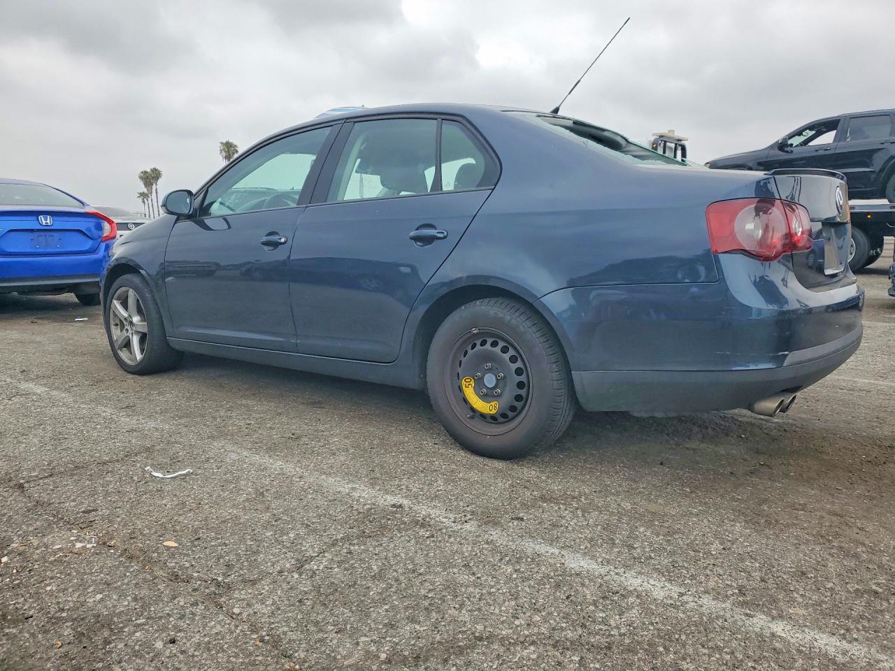 2009 Volkswagen Jetta VIN 3VWJZ71K19M089216 photo 2