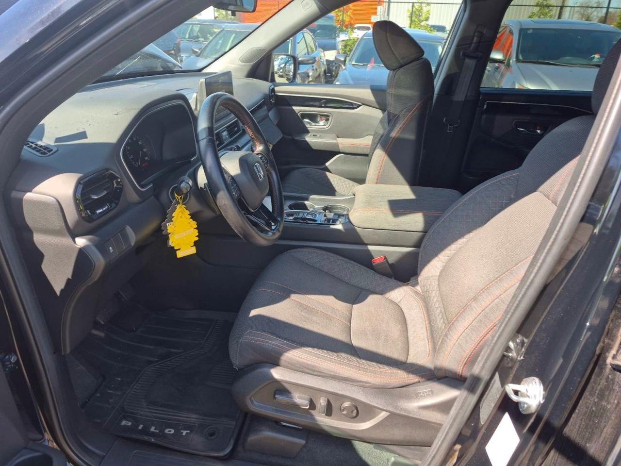 2023 Honda Pilot VIN 5FNYG1H33PB013968 photo 5