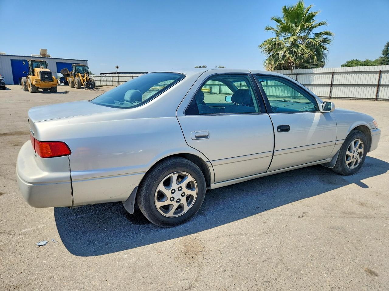 2001 Toyota Camry VIN 4T1BF22K61U968238 photo 3