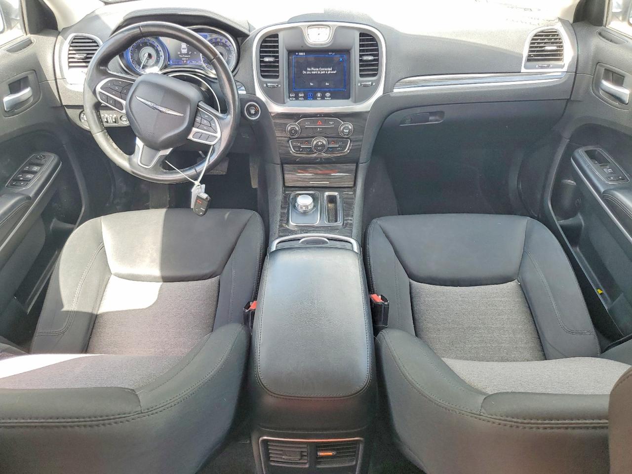 2020 Chrysler 300 VIN 2C3CCARG2LH115939 photo 8