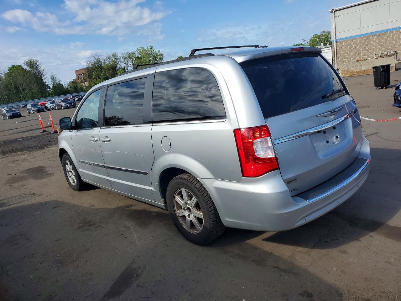 2011 Chrysler Minivan VIN 2A4RR5DG3BR779768 photo 2