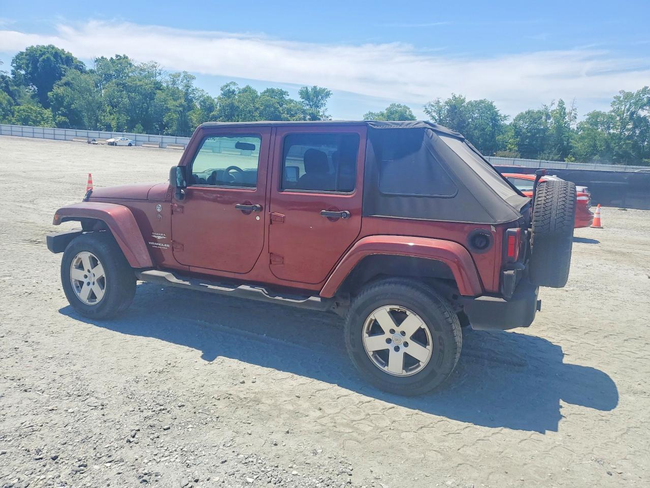 2007 Jeep Wrangler / VIN 1J4GA59187L187155 photo 2