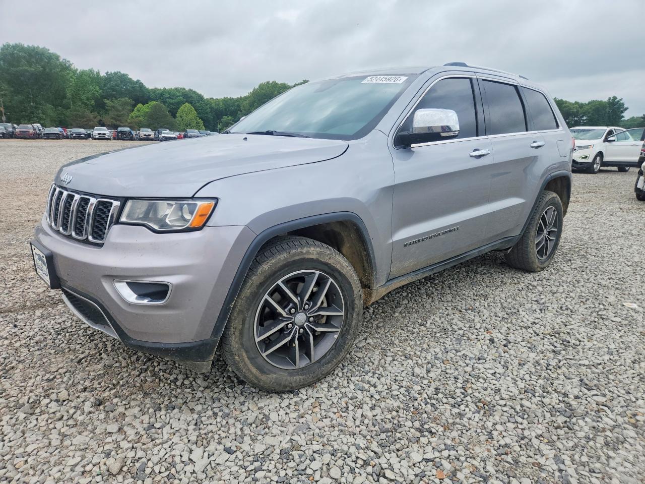 2018 Jeep Cherokee VIN 1C4RJFBG5JC308573 photo 1