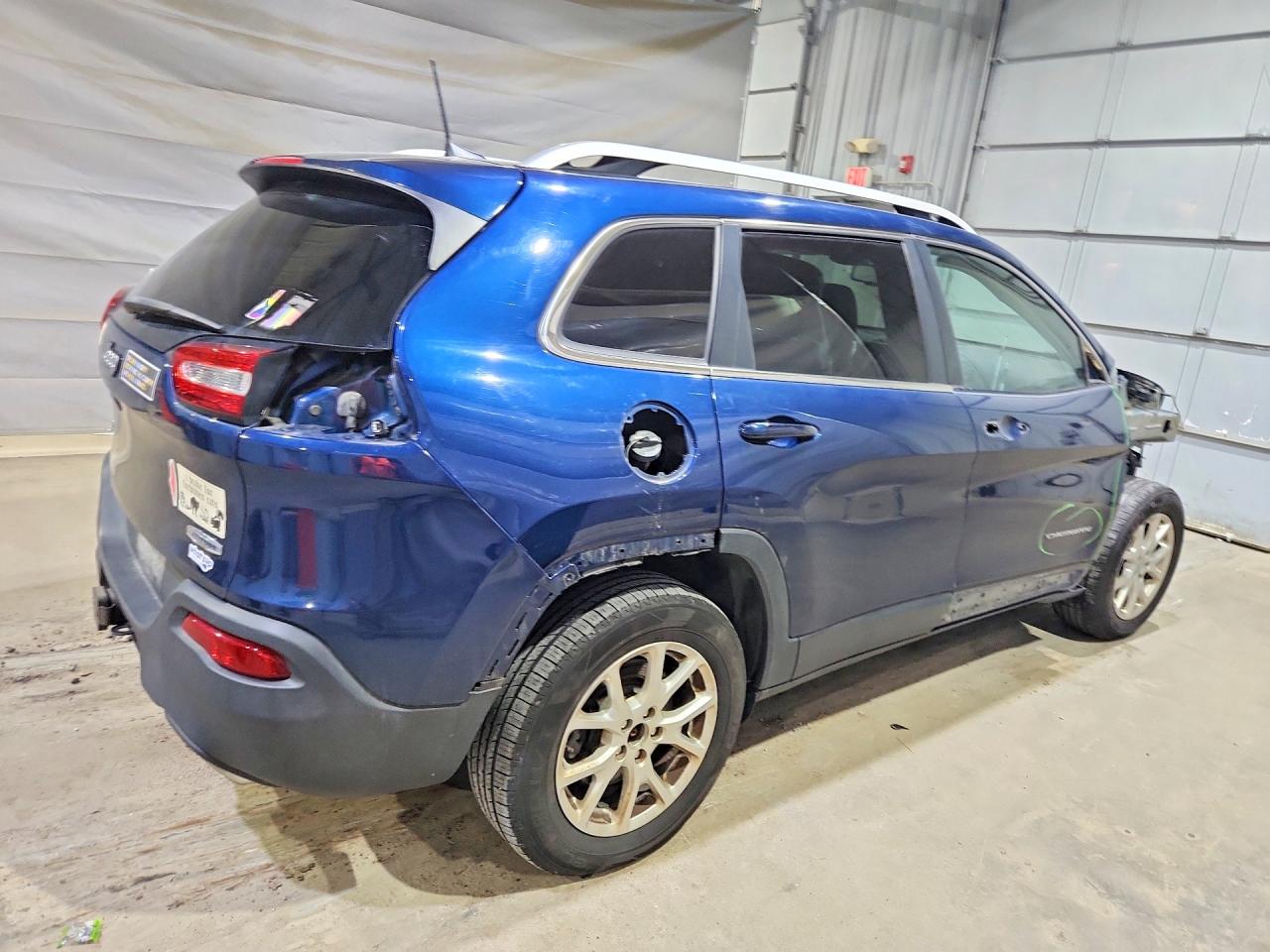 2018 Jeep Cherokee VIN 1C4PJMLX5JD522306 photo 3