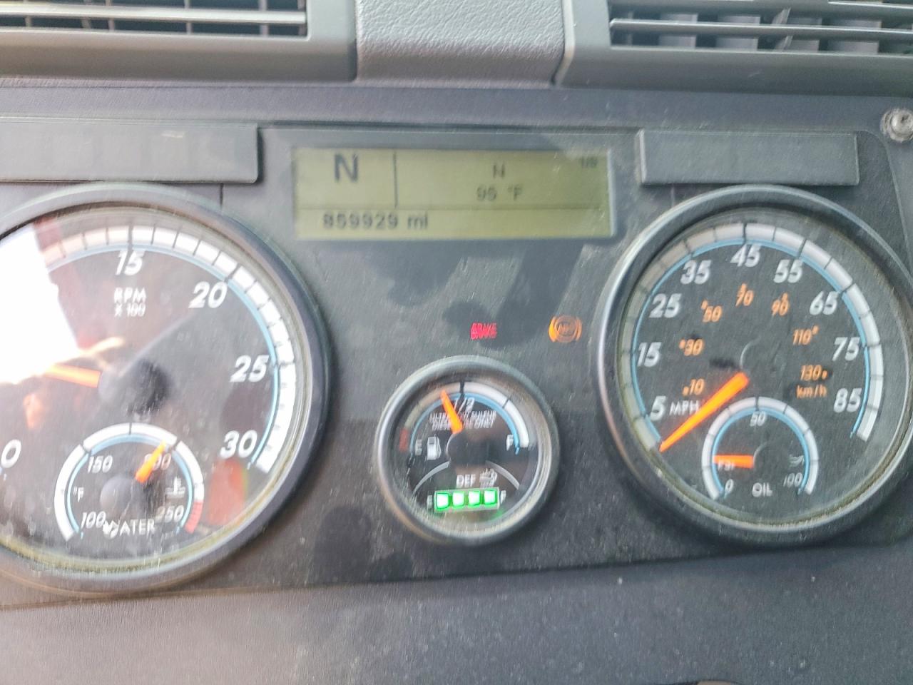 2015 FREIGHTLINER All other VIN 3AKJGLD59FSFP6877 photo 8