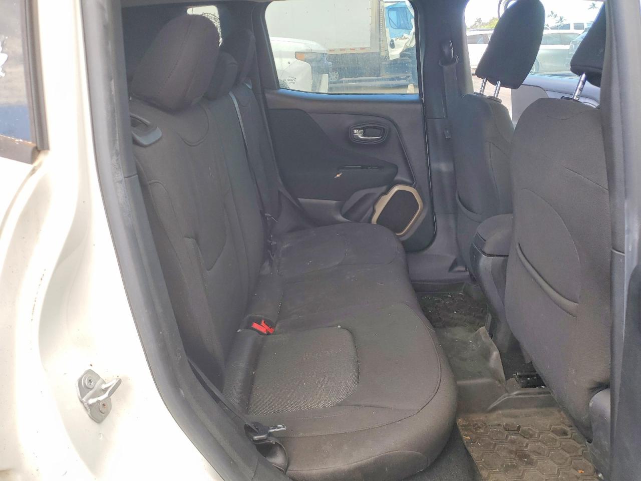 2015 Jeep Renegade VIN ZACCJABT1FPB94435 photo 10