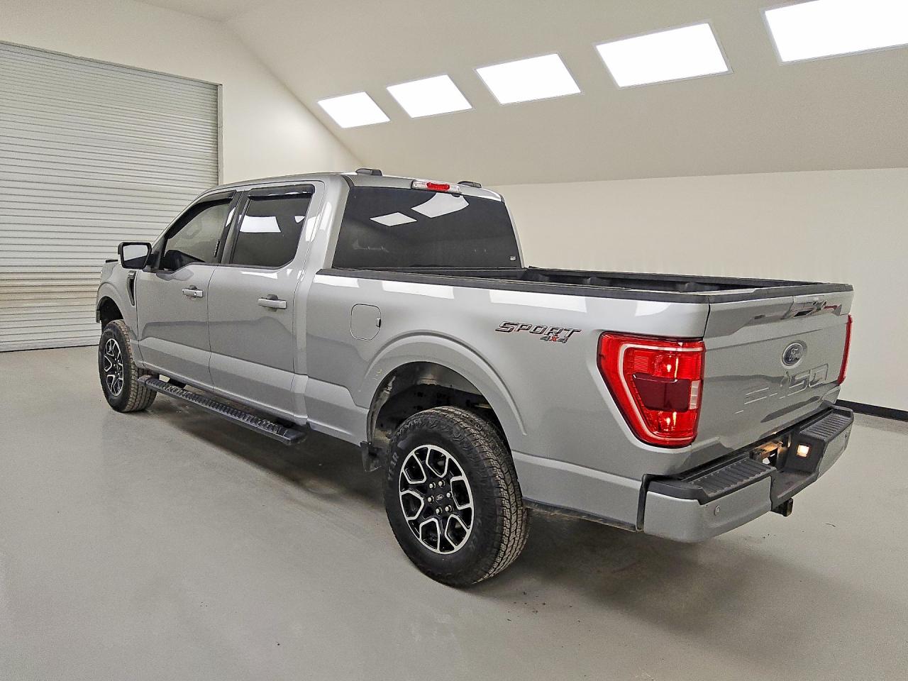 2022 Ford F150 VIN 1FTFW1E58NKD86374 photo 2