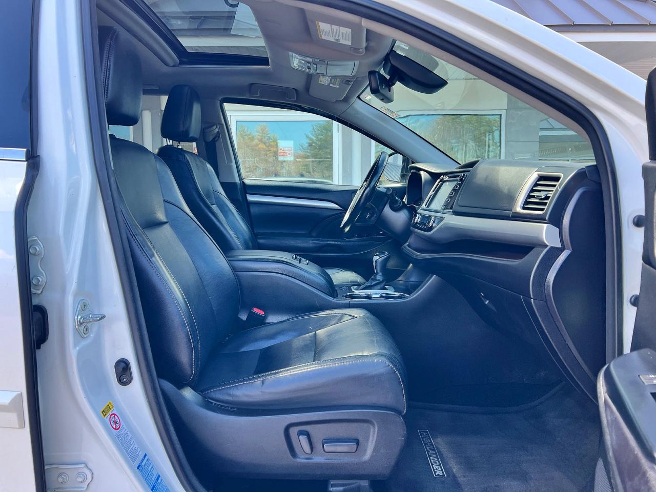 2017 TOYOTA Highlander VIN 5TDJZRFH8HS357253 photo 5