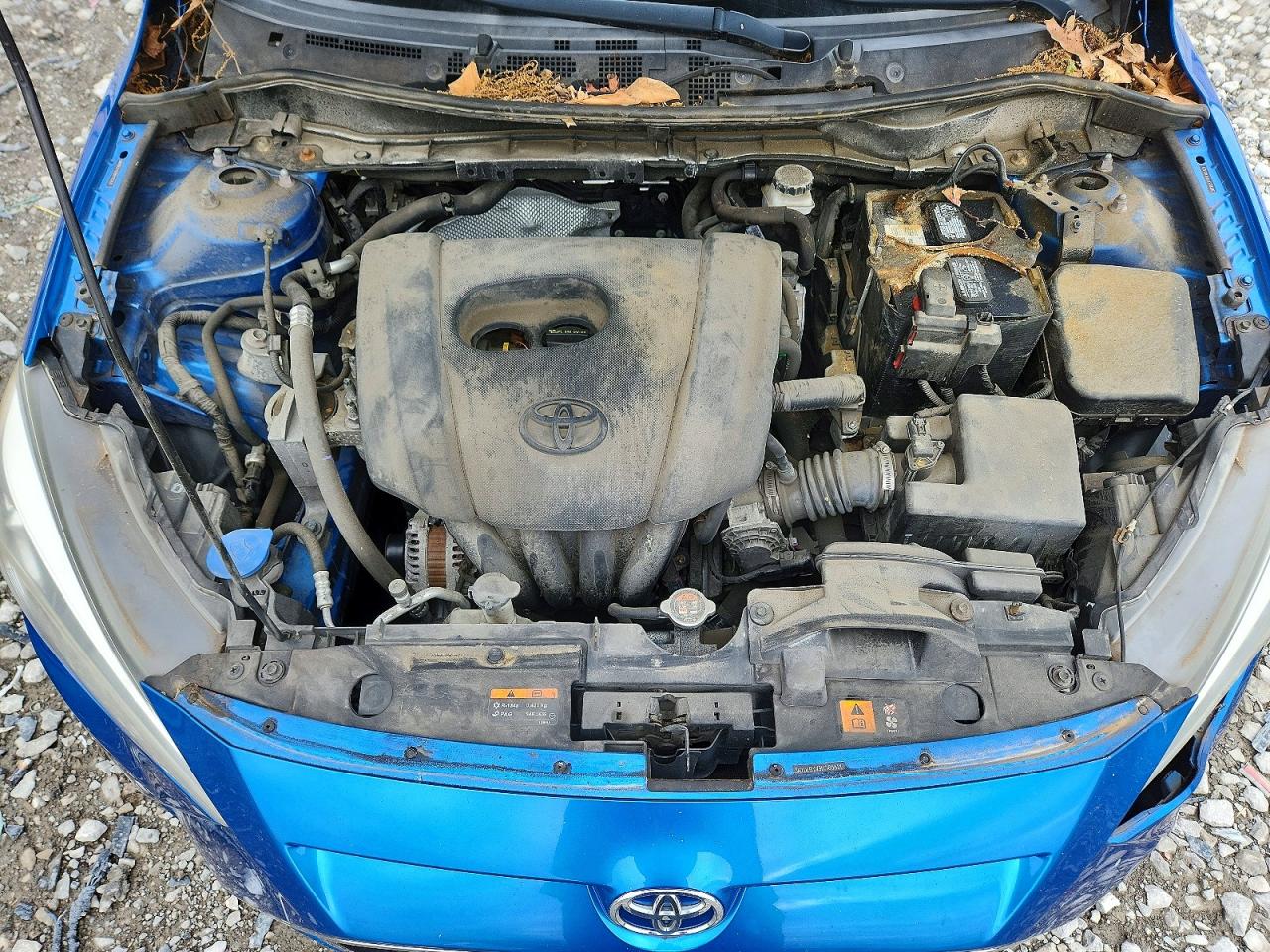 2017 Toyota Yaris VIN 3MYDLBYV9HY185821 photo 11