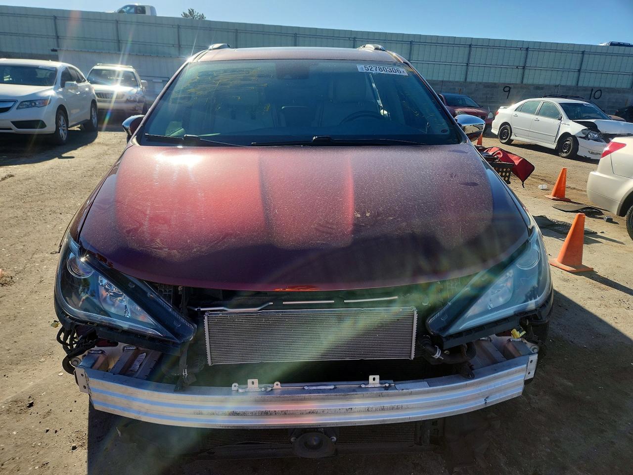 2020 Chrysler Pacifica VIN 2C4RC1N75LR124589 photo 5