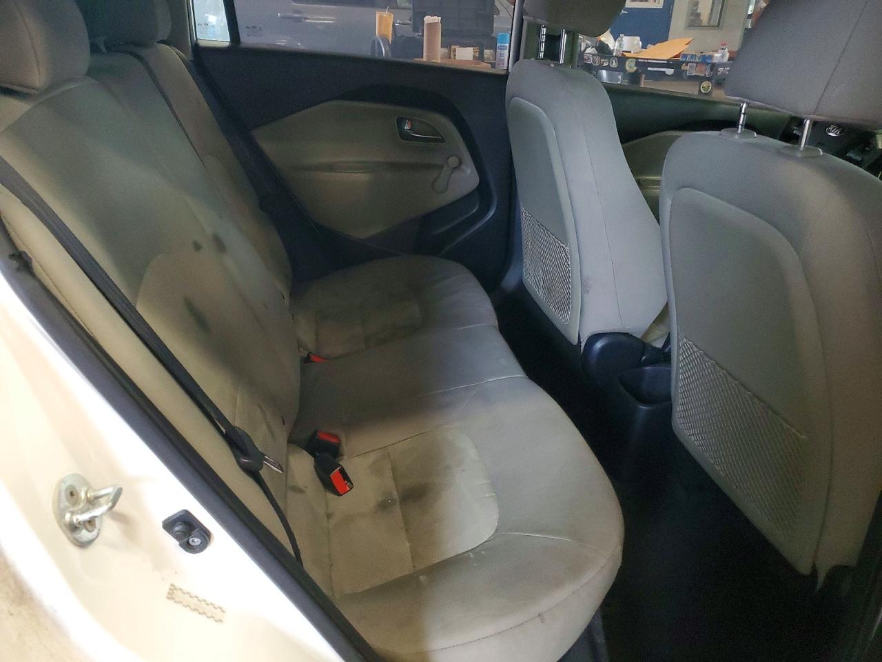2017 Kia Rio VIN KNADM4A38H6012828 photo 10