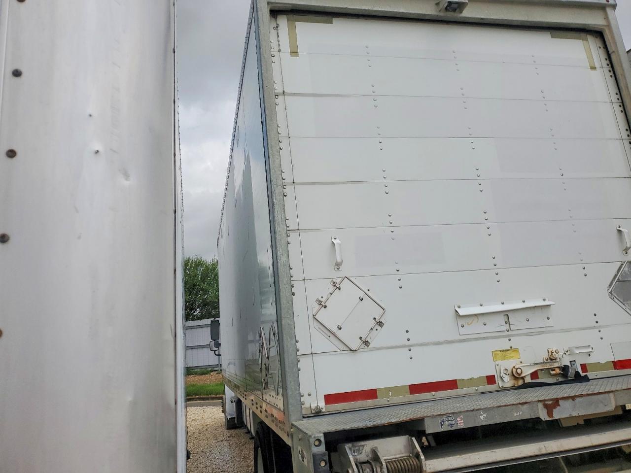 2015 FREIGHTLINER All other VIN 1FVACXDT2FHGJ9791 photo 3