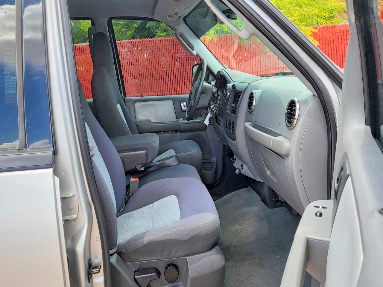 2004 FORD Expedition VIN 1FMRU13W64LB74351 photo 5