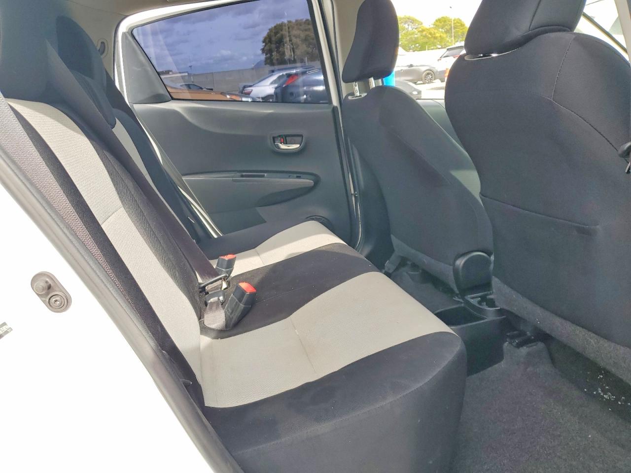 2014 Toyota Yaris VIN JTDKTUD36ED580964 photo 10