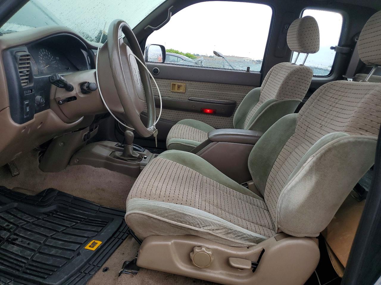 1999 Toyota Tacoma VIN 4TAWN74N1XZ560525 photo 7