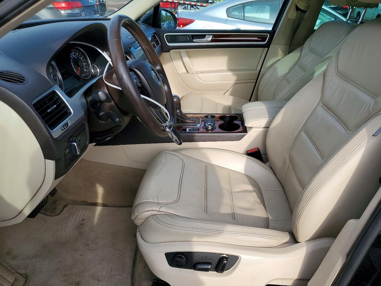 2013 Volkswagen Touareg VIN WVGEF9BP5DD007314 photo 7