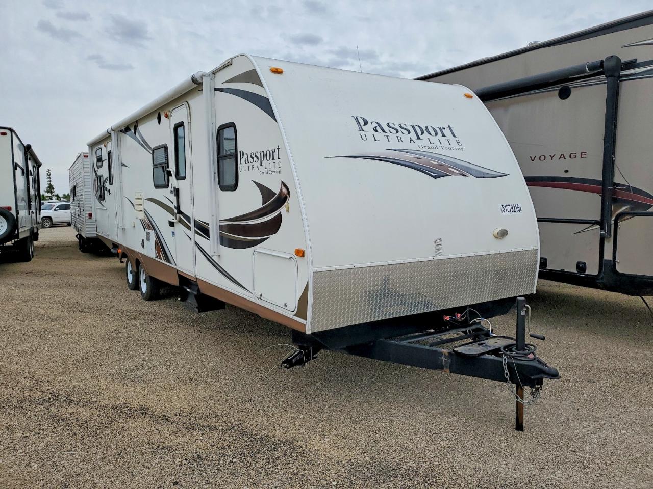 2013 Traveltrlr VIN 4YDT32220DT412516 photo 1