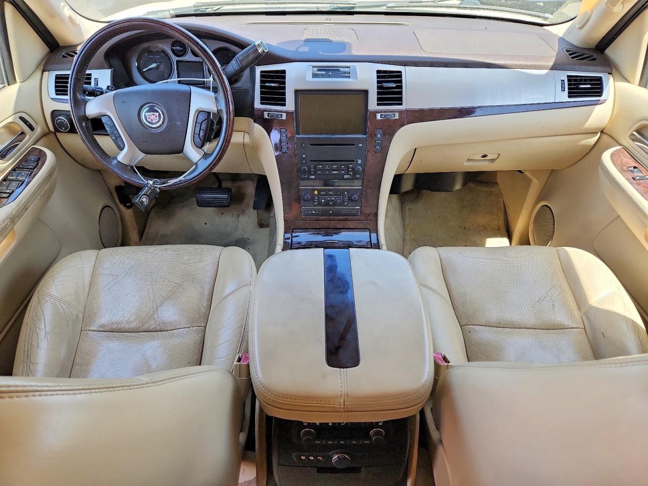 2008 Cadillac Escalade VIN 1GYFK66838R214714 photo 8