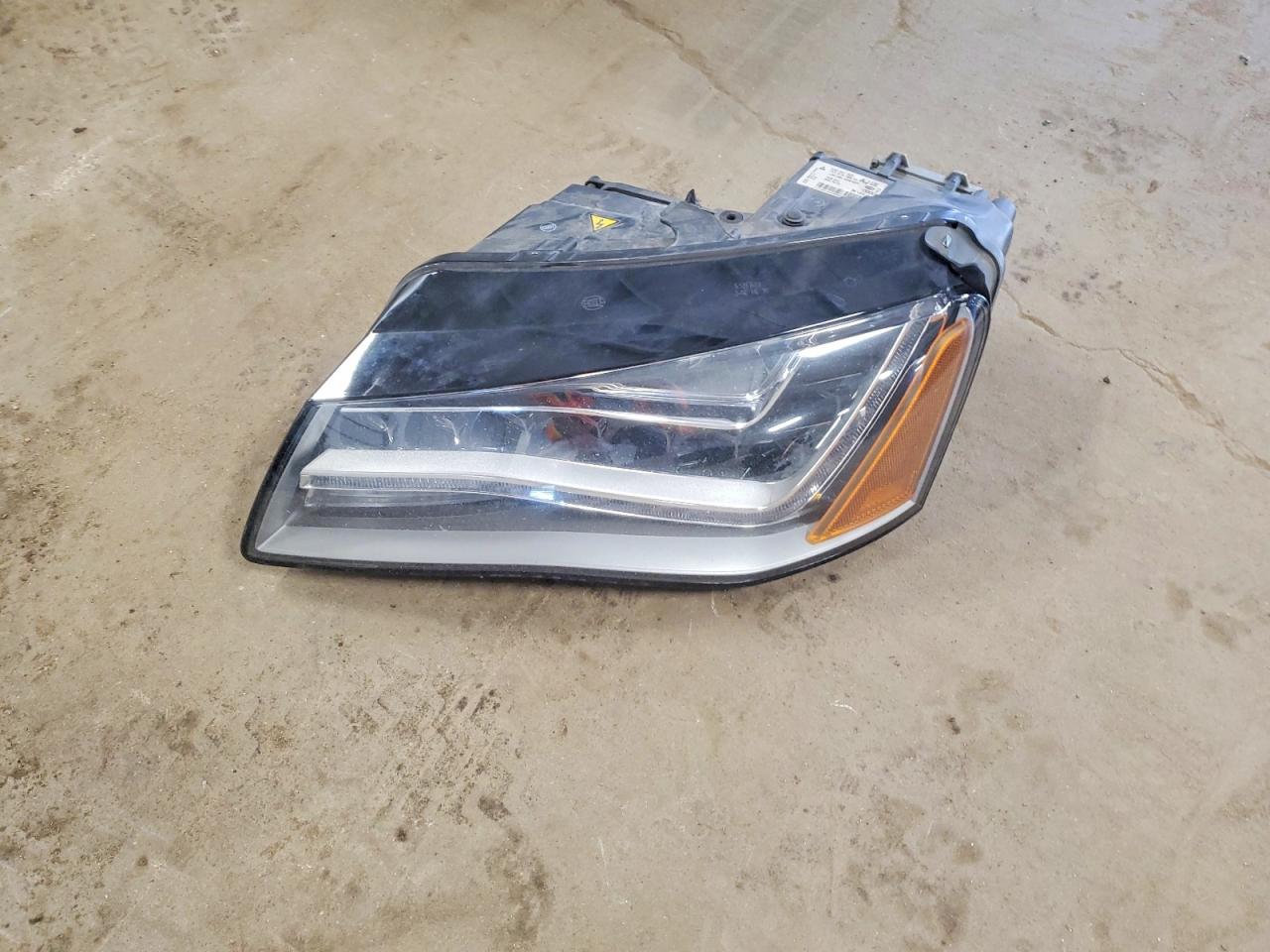 2013 Audi A8 VIN WAURGAFD4DN000897 photo 12