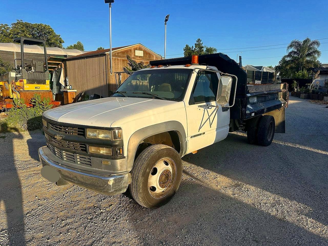 2000 Chevrolet Gmt VIN 1GBKC34JXYF513130 photo 2