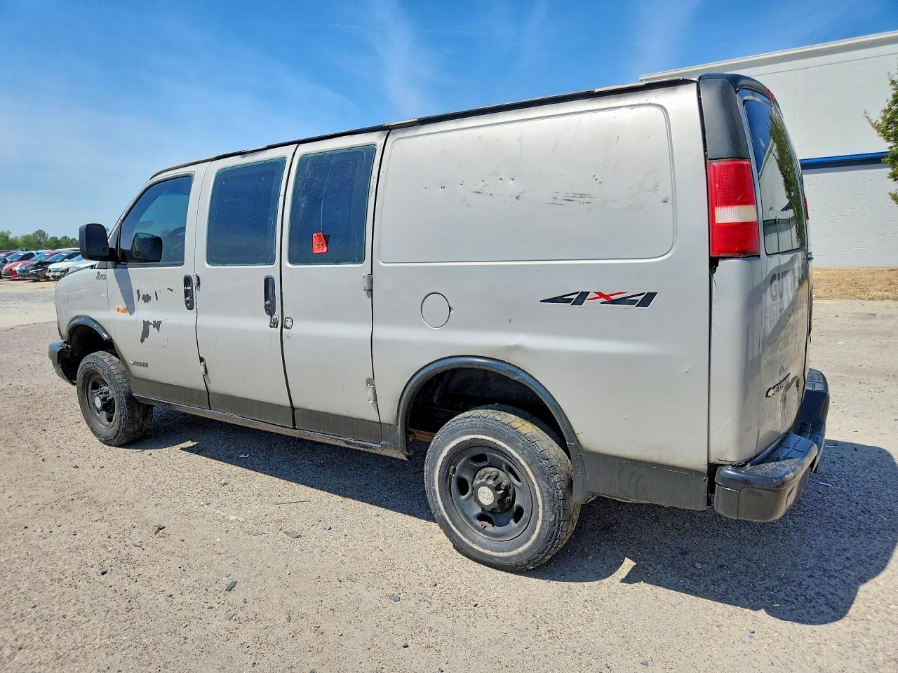 2005 Chev Express VIN 1GCGG25U951248878 photo 2