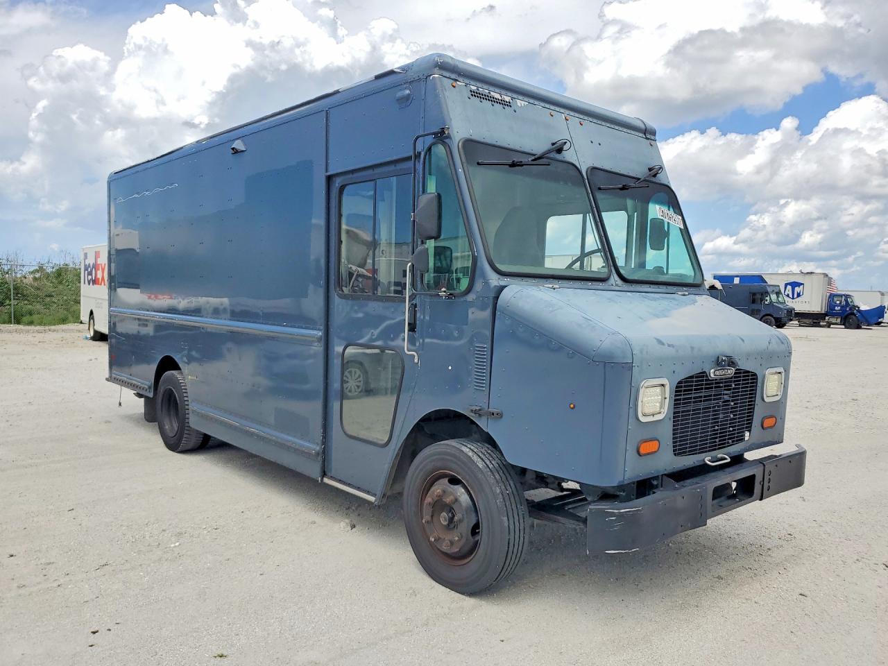 2020 FREIGHTLINER All other VIN 4UZAC2EA3LCMK0231 photo 4