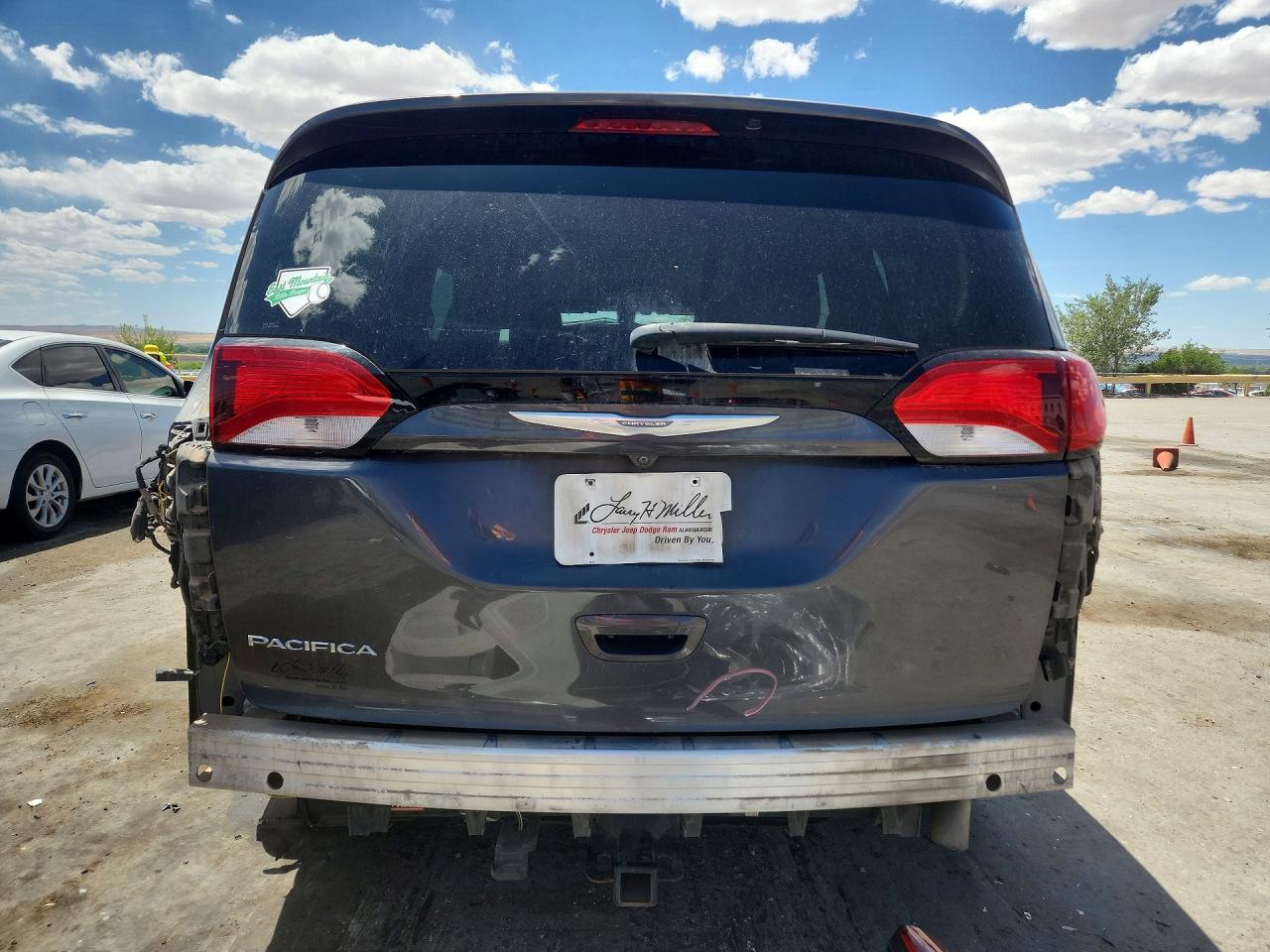 2017 Chrysler Pacifica VIN 2C4RC1BG4HR513090 photo 6
