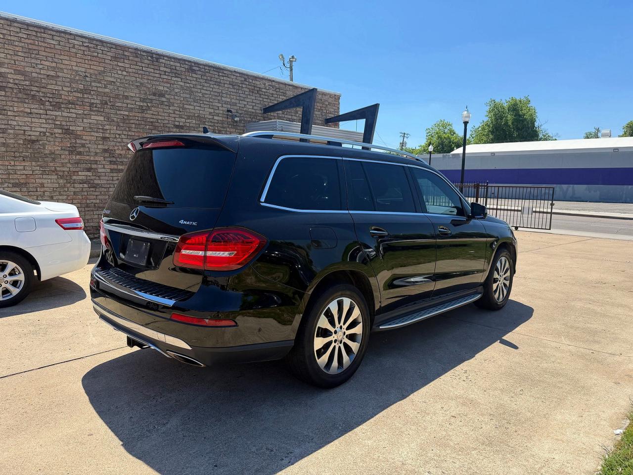 2017 Mercedes-Benz Gls-class VIN 4JGDF6EE9HA837080 photo 4