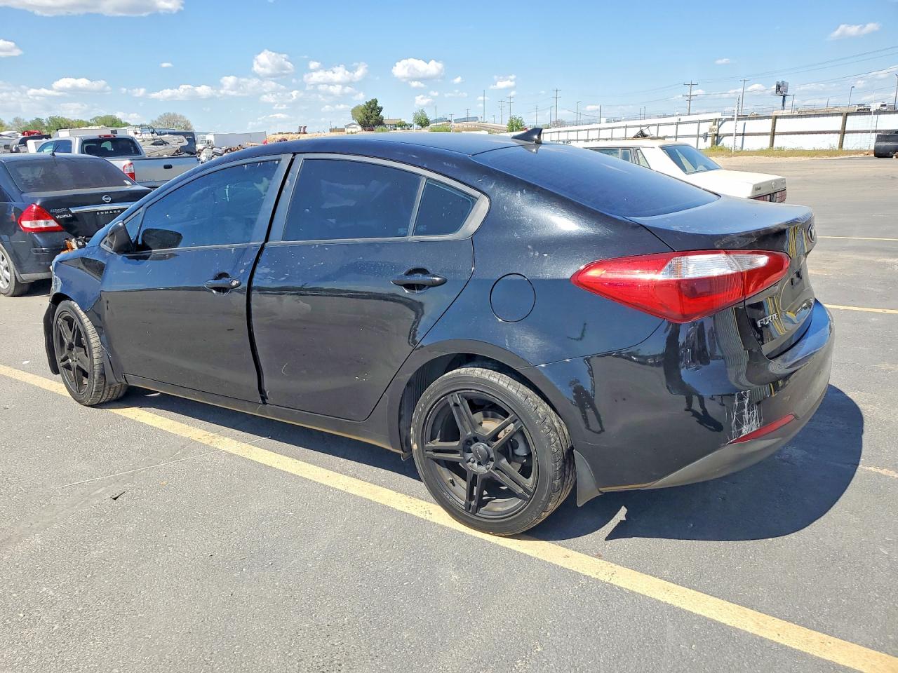2014 Kia Forte VIN KNAFK4A64E5156743 photo 2