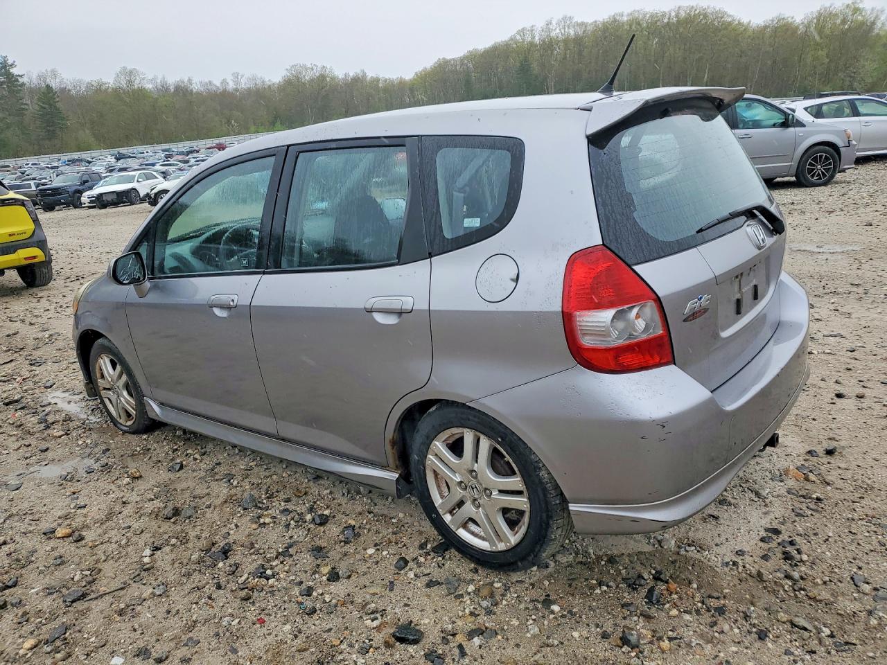 2008 Honda Fit VIN JHMGD376X8S044827 photo 2